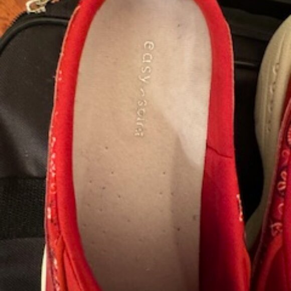 Beautiful pair of slip in shoes in exclusive red paisley size 8 1/2 wide - Picture 3 of 5